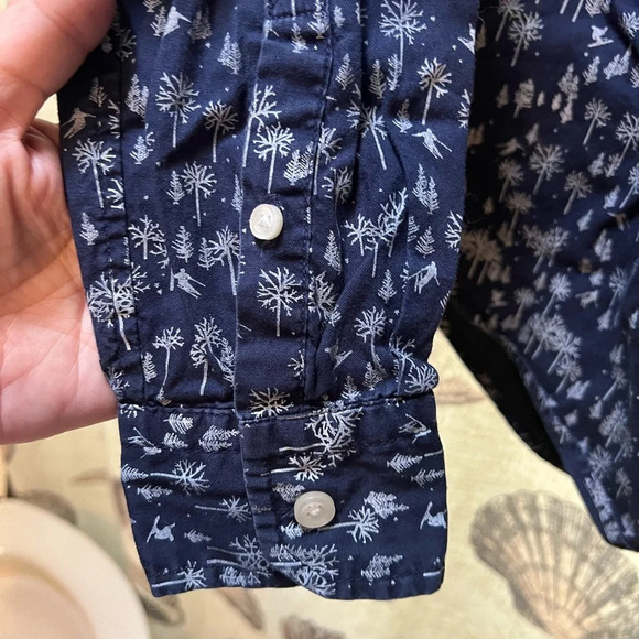 Men’s Shirt - Picture 3 of 4